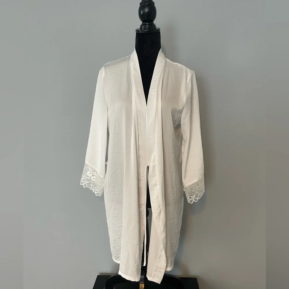 “Bride” Robe - Picture 2 of 7